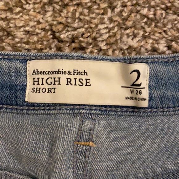 Abercrombie & Fitch embroidered denim shorts - Picture 3 of 5